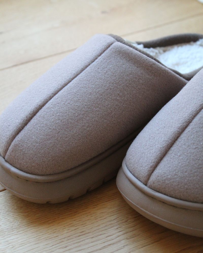 Pantuflas de vellón acogedoras