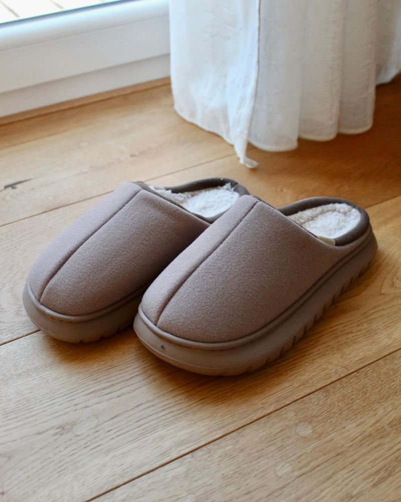 Pantuflas de vellón acogedoras