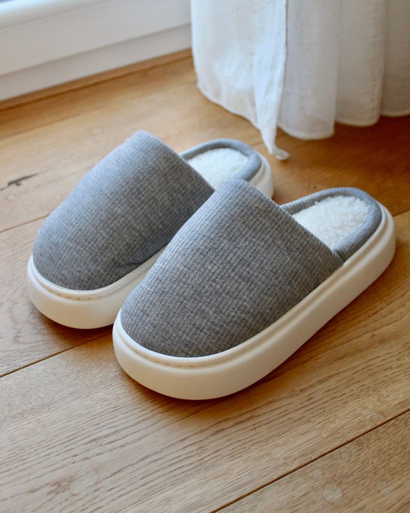 Pantuflas de vellón acogedoras