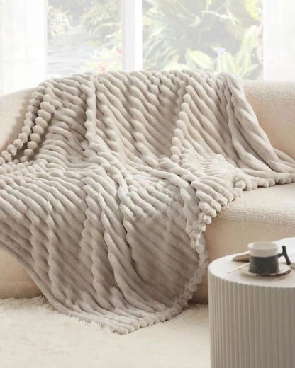 Cloudy - Cozy Fleece Blanket