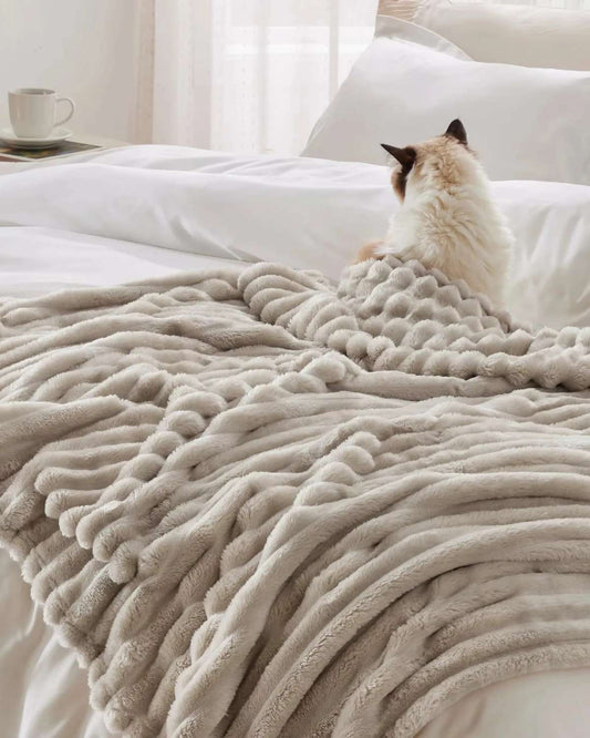 Cloudy - Cozy Fleece Blanket