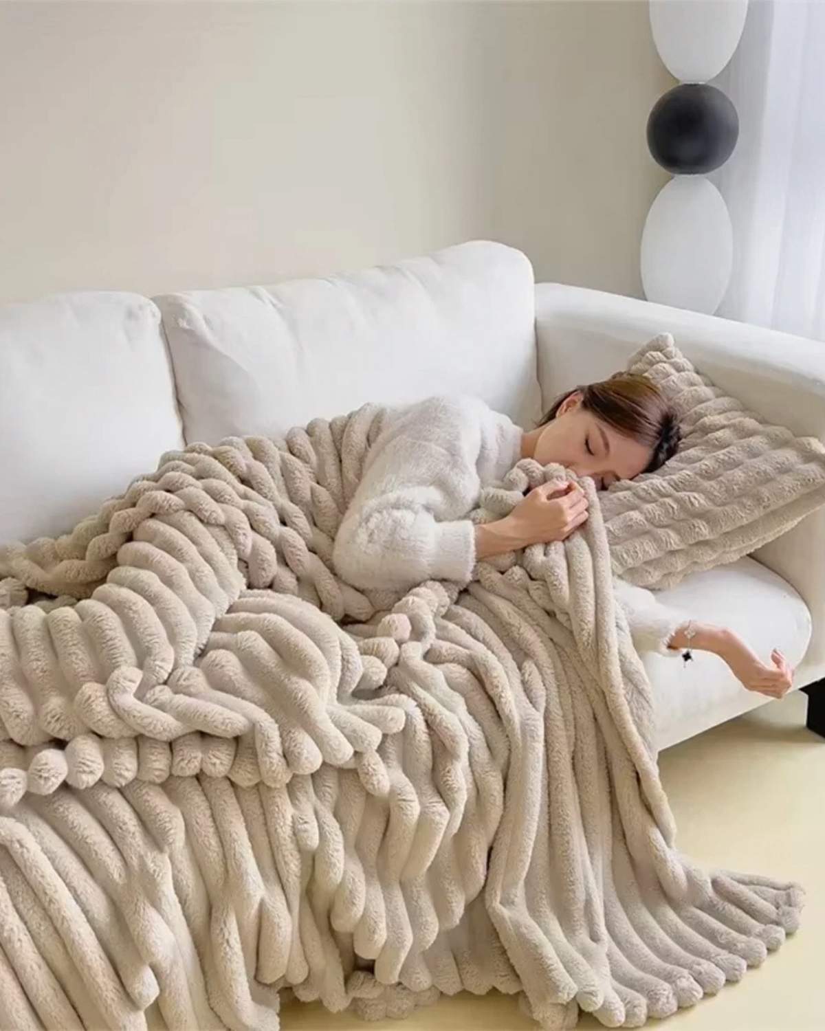 Cloudy - Cozy Fleece Blanket